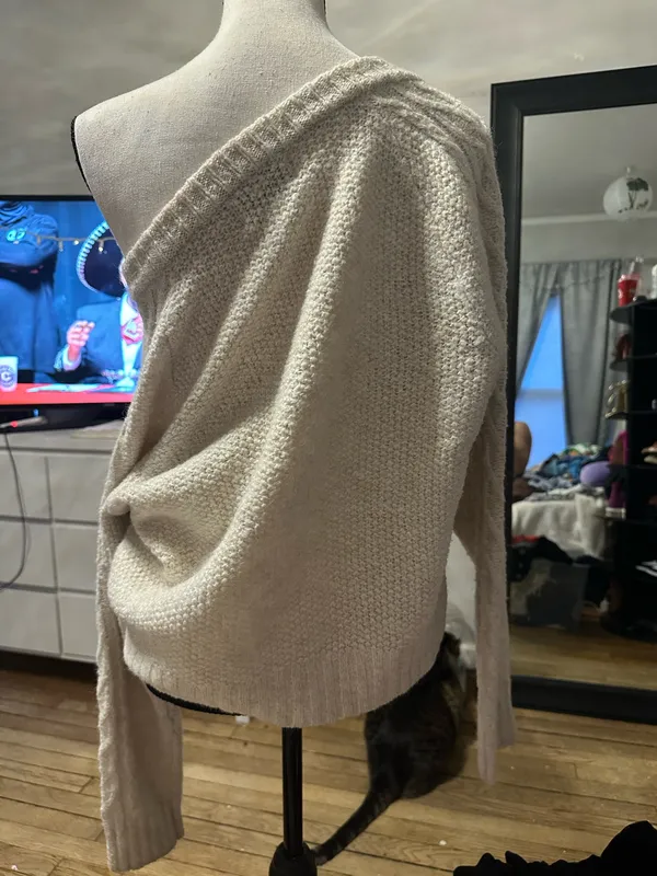 Old Navy Sweater Knit - Image 3