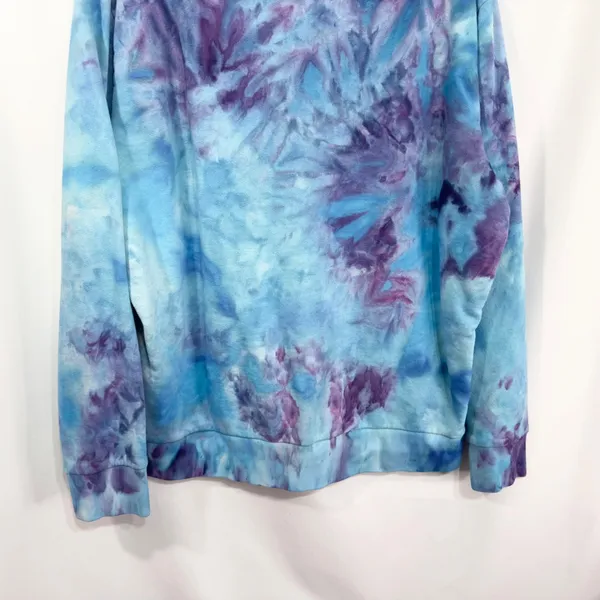 Levis XL Sweatshirt Handmade Tie Dye Crew‎ Neck Pullover Blue Purple 1660 - Image 8