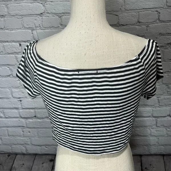 NWT ambiance crop top size large Blue - Image 11