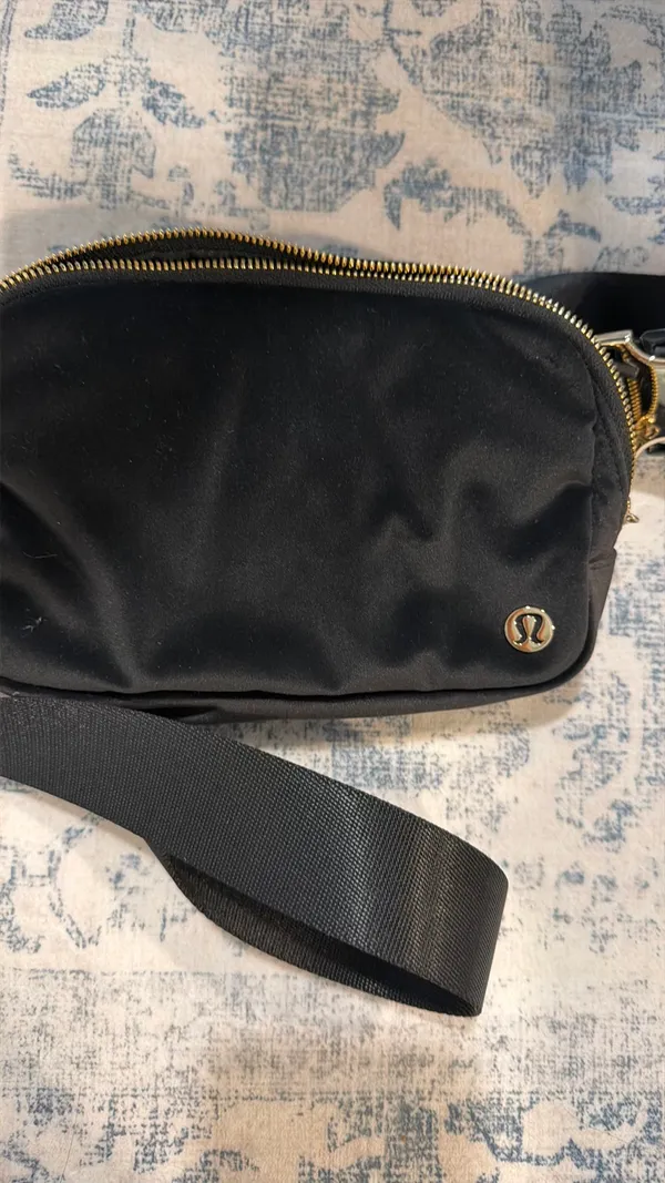 Lululemon Belt Bag - Image 5