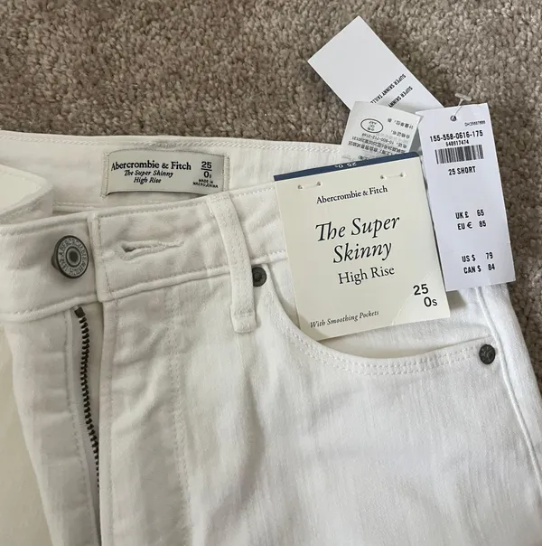 NWT White Abercrombie Jeans - Image 2