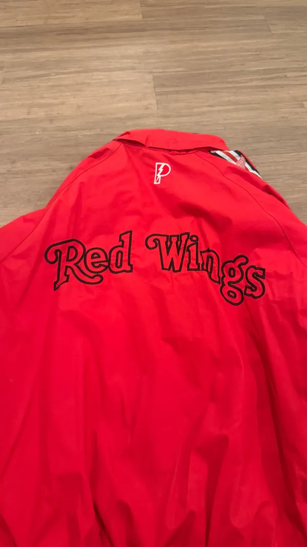 Vintage red wings Size L - Image 6