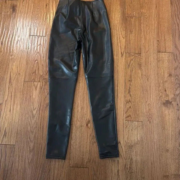 Abercrombie & Fitch NWT black vegan leather leggings size s - Image 11