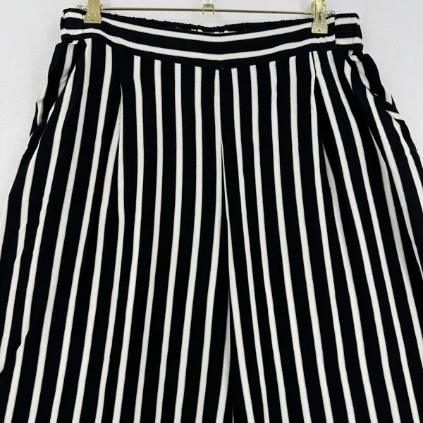 H&M Striped Culotte Pants Women 12 Black White Tan Wide Leg Cropped Pull On - Image 4