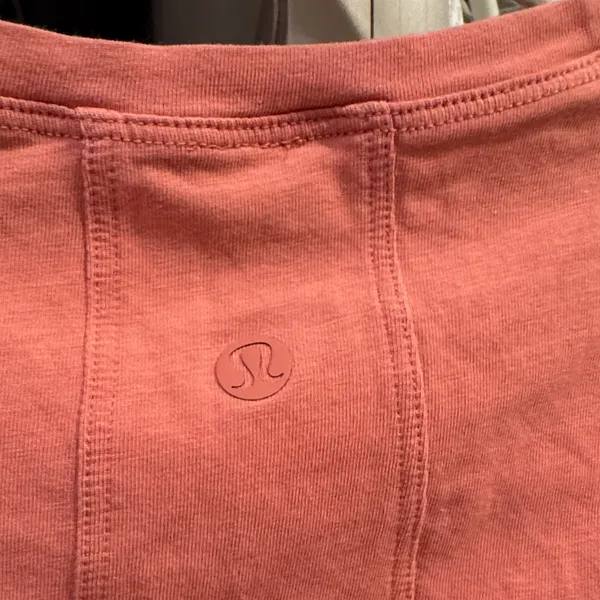 Excellent condition Lululemon Crop workout top - Image 3