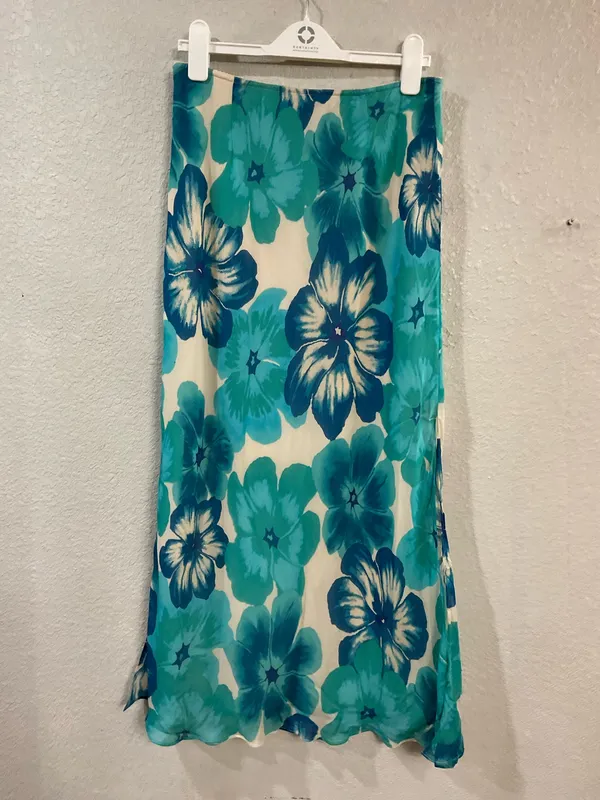 Y2K express 100% silk skirt - Image 3