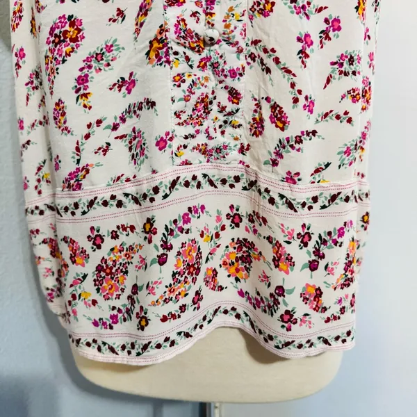 Old Navy Women Cream Pink Floral V-Neck Semi Flared Sleeves Relaxed Fit Blouse M - Image 4