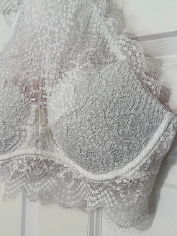 NWOT PINK Victoria's Secret Eyelash White Lace High Neck Underwire Push-Up Bra L - Image 5
