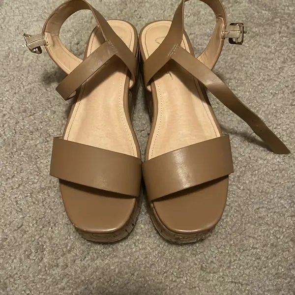 Tan platform heels - Image 2