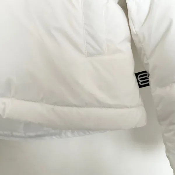 Aritzia The Super Puff™ Shorty cliMATTE™ Down Puffer Jacket White M - Image 4