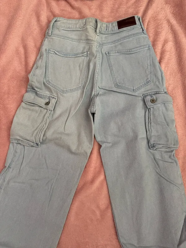 Hollister Dad Jeans Ultra High-Rise Light Wash - Image 3