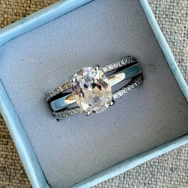 NWOT 3PC Stunning Silver Tone Bridal Set Oval 2.5ct Simulated diamonds ring in 7 - Image 3