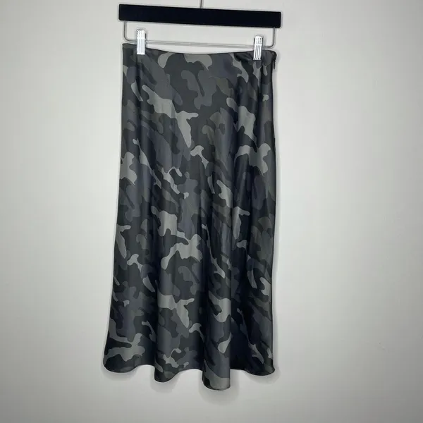 Express- Black & Grey Camo Satin Midi Skirt - Image 7