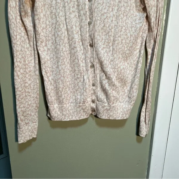 Loft Women's Size Medium Cardigan Sweater Beige White Floral Lightweight Cotton - Image 3