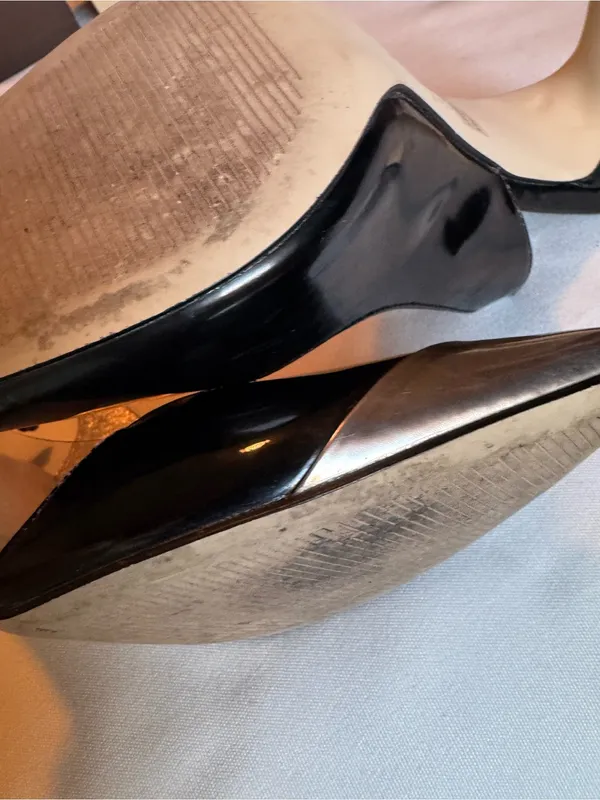 Adrianna Papell Black Leather Slingback Heels with Silver Pointed Cap - Image 9