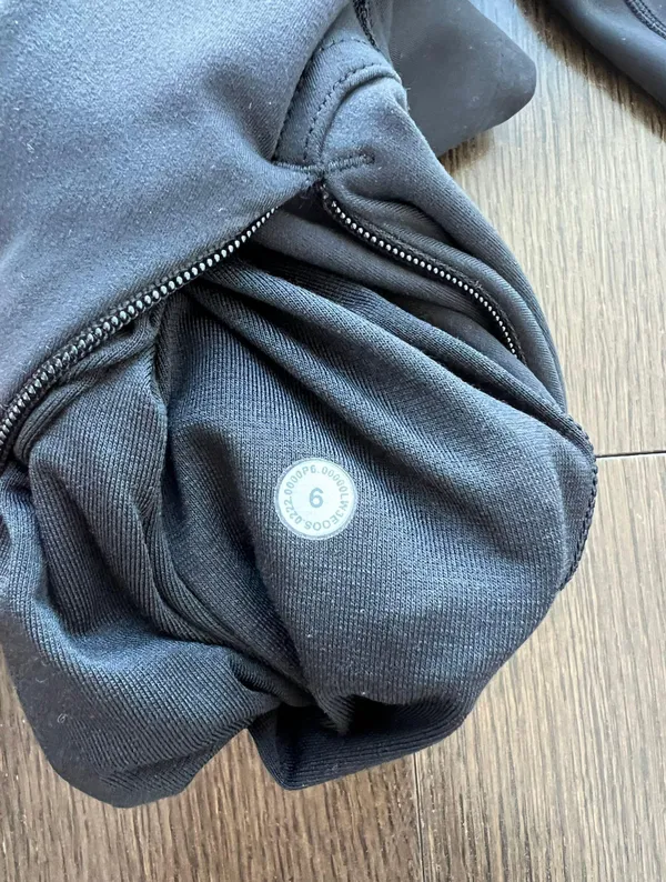 Lululemon black workout jacket - Image 3