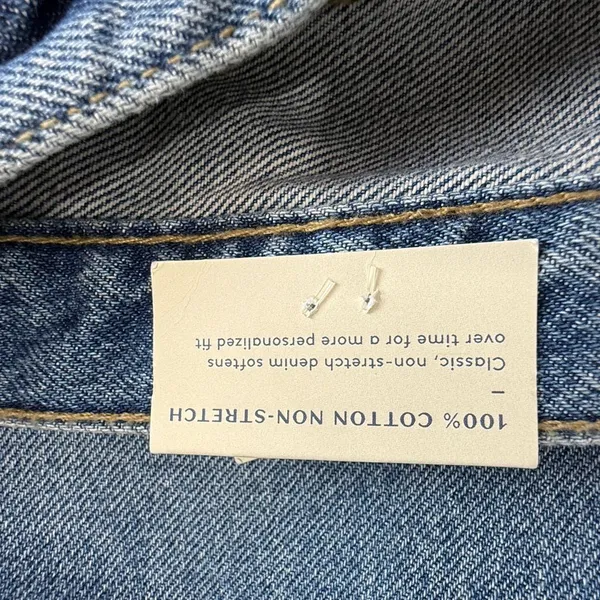 Universal Threads Relaxed Fit Blue Jeans - Image 3
