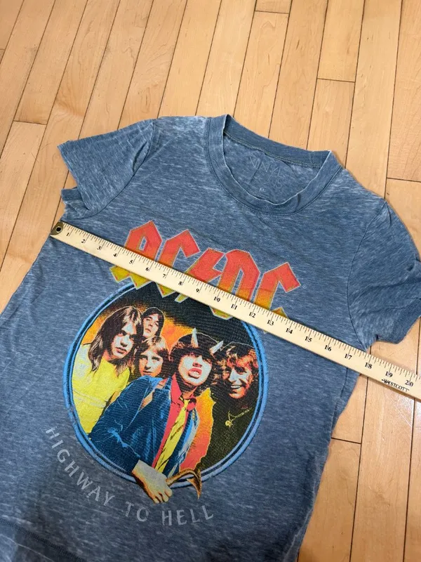 Vinyl Icons AC DC Highway to Hell Classic Band Graphic Tee T Shirt Size Medium - Image 6