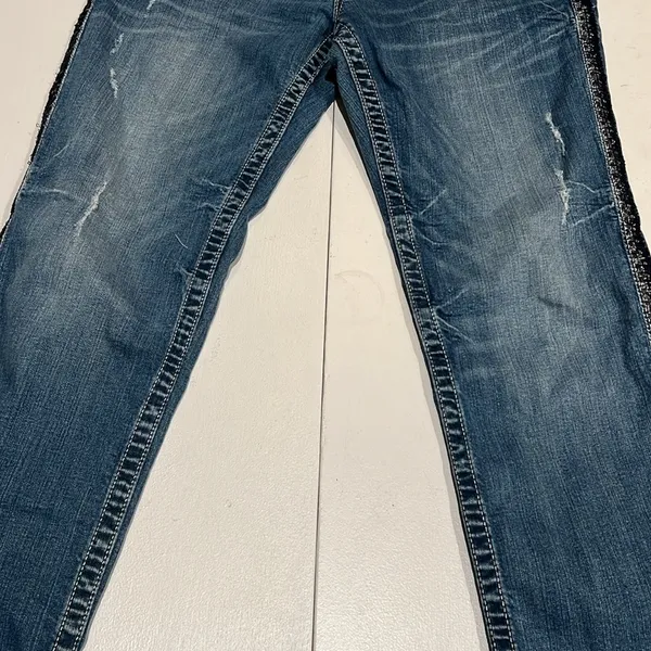 Miss me women’s boyfriend Capri size 28 embroidered leg stripe stud buttons - Image 3