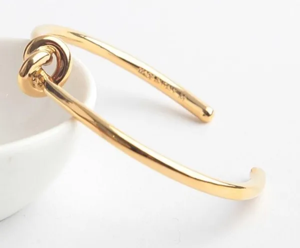 Knot Bracelet Gold - Image 3