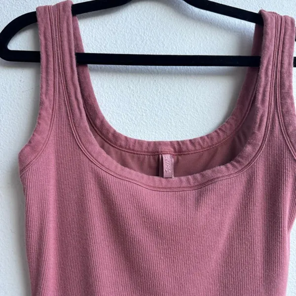 Skims Pink Maybe Tank Ribbed One Piece Romper Shorts Size Small - Image 3