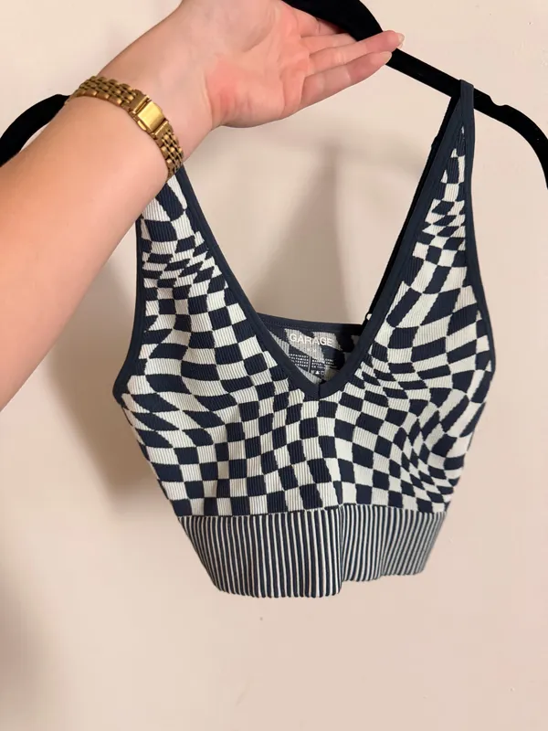 Cropped chevron tank Garage - Image 4