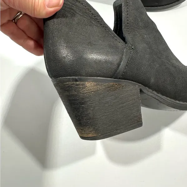 Steve Madden Adelphie Black Distressed Nubuck Leather Booties 8.5 M Boho Grunge - Image 4