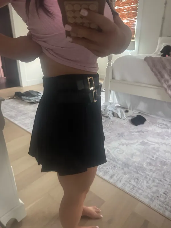 Black skirt with shorts under - Image 3
