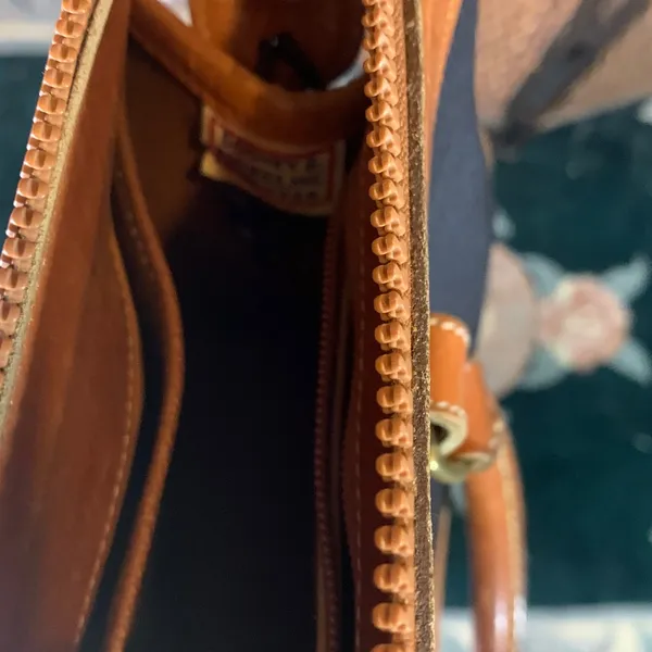 Vintage Dooney & Bourke Leather Purse - Image 9