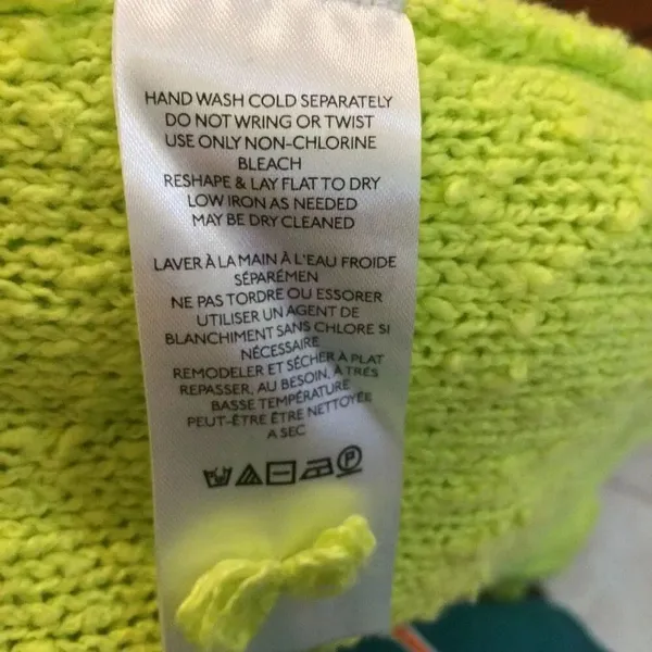 Anthropologie Pilcro V-neck vibrant Lime green medium - Image 5