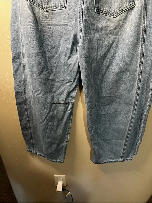 Austin Landing Horseshoe Barrel Wide Leg High Rise Cropped Denim Jeans - Image 9