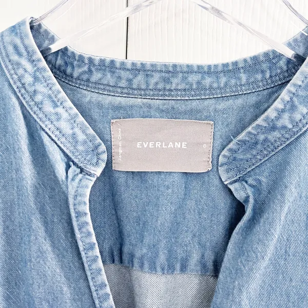 Everlane The Splitneck Jean Dress in Medium Washed Blue - Image 4