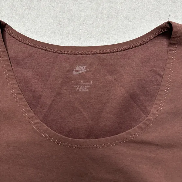 Nike Women’s Cropped Athletic Top Short Sleeve Brown Logo Hem - Image 4