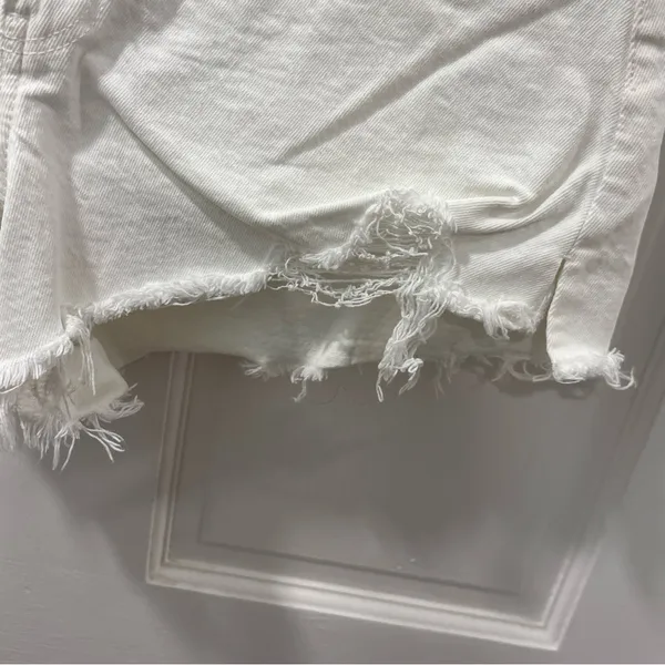 Abercrombie & Fitch Women’s The Cutoff Short Size 27/4 High Rise White Distress - Image 6
