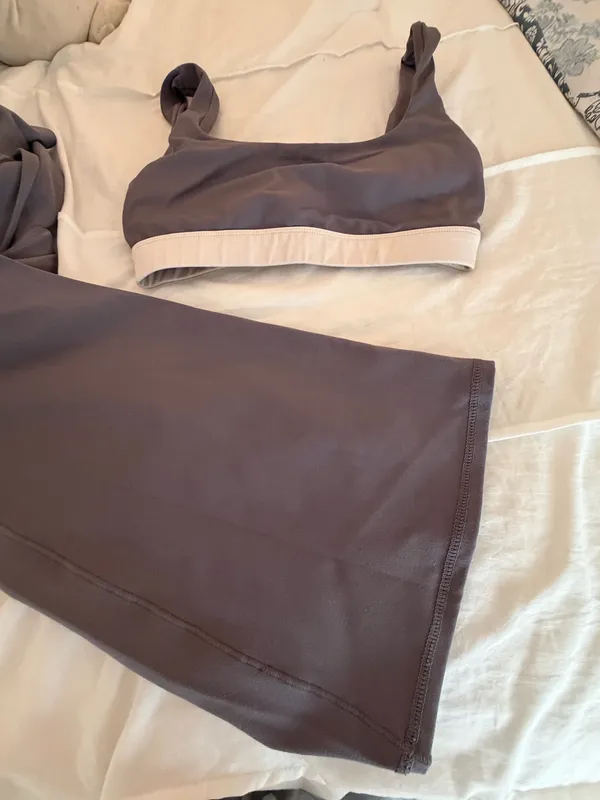 PACSUN 1980 Grey/Mauve Sports Bra & High-Waist Ruched Leggings Set - Image 2