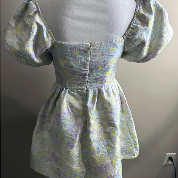 TCEC Pastel Floral Puff Sleeve mini dress jacquard size small - Image 9