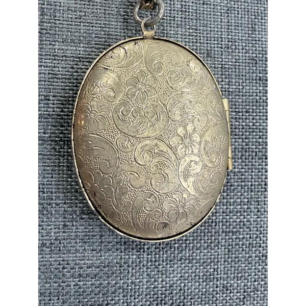 Vintage Fragonard Courting Couple Locket Necklace Oval Glass Engraved‎ Back - Image 2