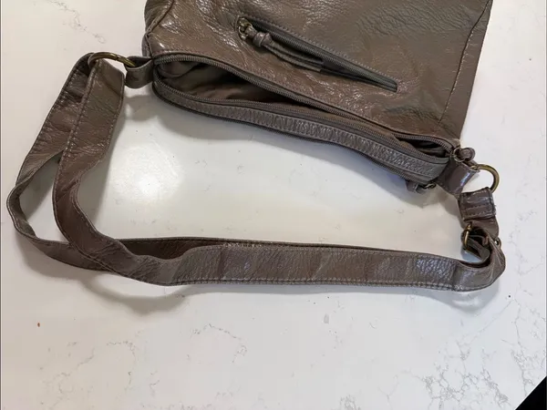 Women's Taupe faux Leather Crossbody Bag - Image 12