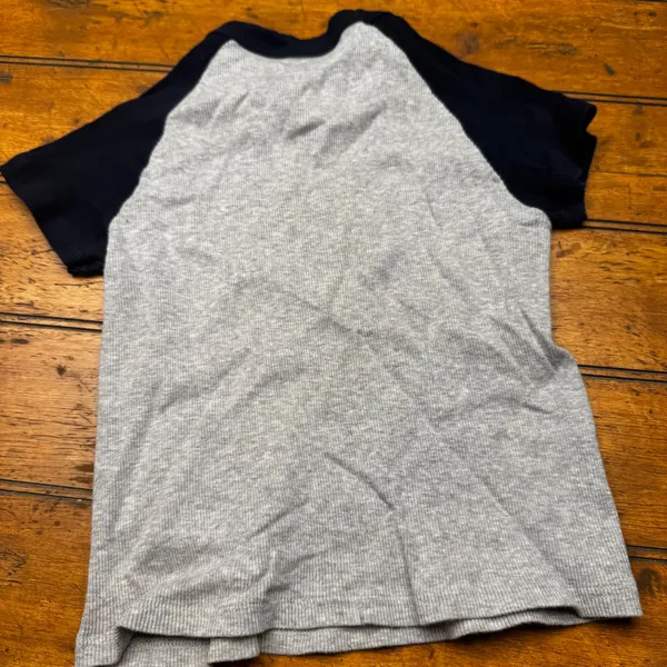 Brandy Melville Grey Black Raglan‎ Ribbed Baby Tee Short Sleeve Top One Size - Image 3