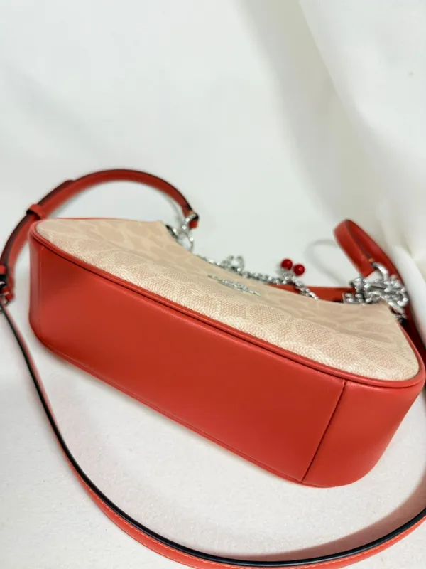 coach Teri Shoulder Bag In Signature Canvas cv933 - Image 4