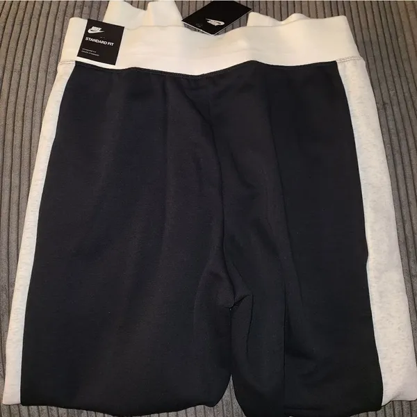 NWT Women's Nike Air Sportswear Black Pants Joggers C19‎ - Image 13