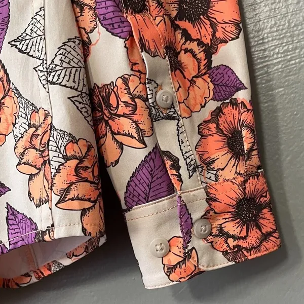 Duluth Trading Co Button Up Shirt Size Small Nylon Floral Hiking Vented Roll Tab - Image 8