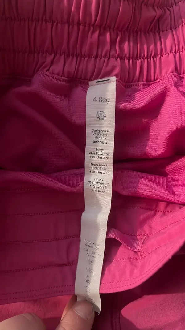 Size 4 Lululemon hotty hot shorts 2.5” pink - Image 5