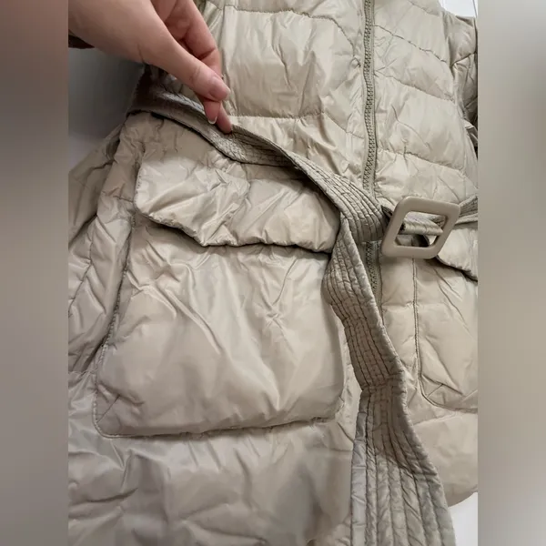 Women’s light brown beige puffer jacket with belt size small - Image 10