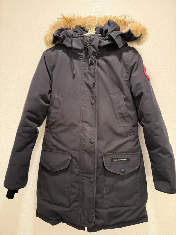 Canada Goose navy trillium heritage down parka coat with coyote fur hood - Image 12