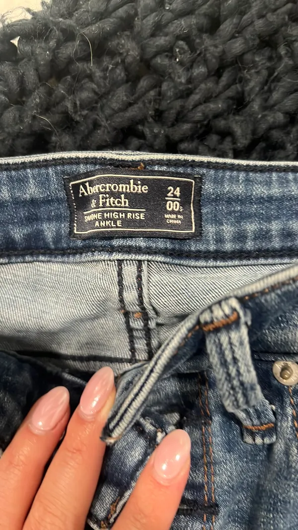 Abercrombie Jeans - Image 3