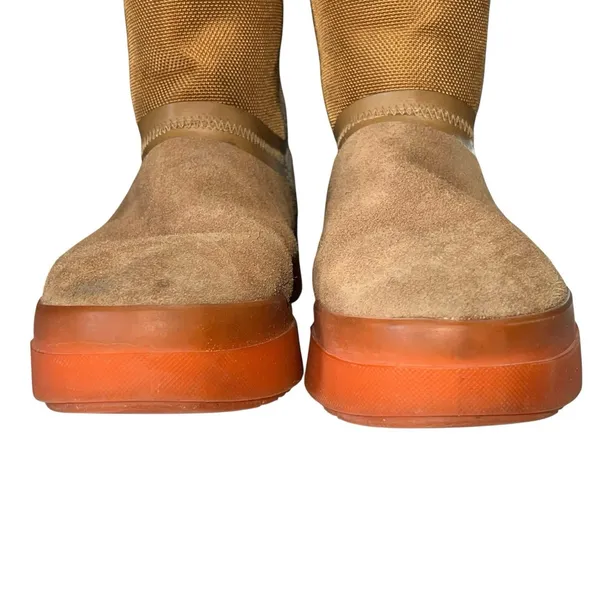 UGG Classic Tech Mini Chestnut Boots Rubber Soles Sherpa Lined Suede‎ Zip Size 9 - Image 3