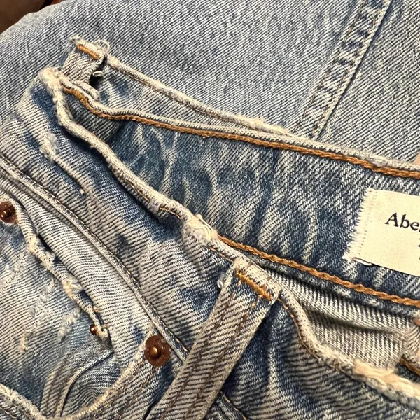 Abercrombie & Fitch 90’s Straight Ultra High Rise Jeans - Image 4