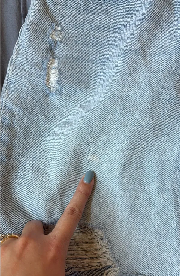 Levi’s 501 Mid-Thigh Shorts - Image 7