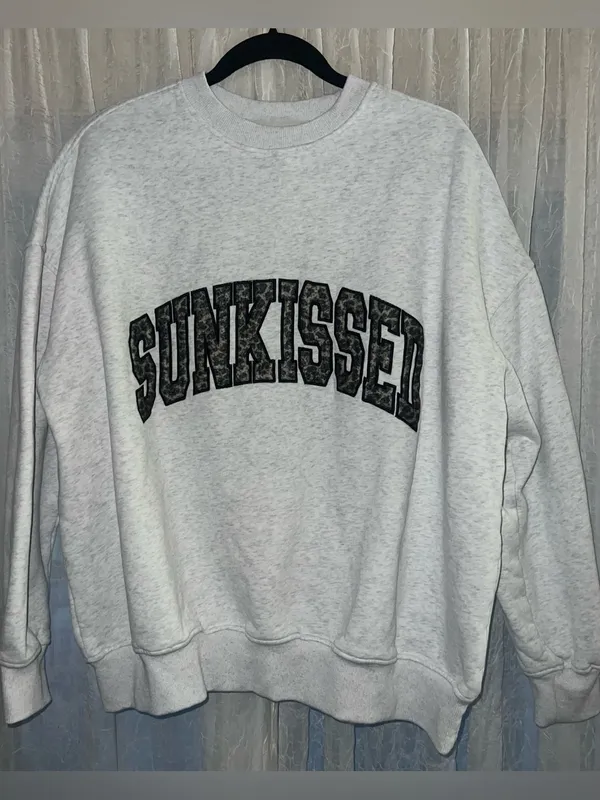 Sunkissed Coconut Pearl Grey Sunkissed Leopard Print Embroidered Sweatshirt L - Image 2